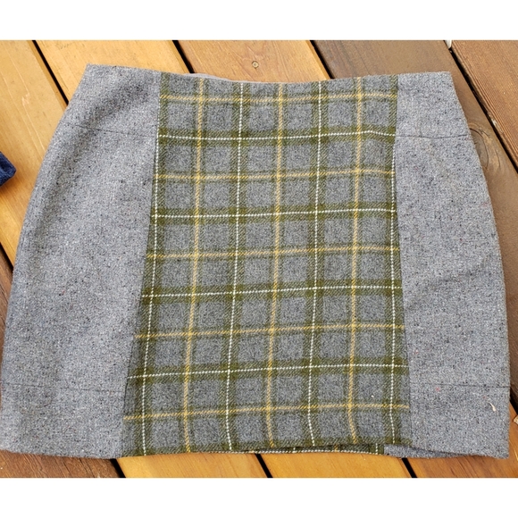 SOLD Banana Republic Wool Tweed Plaid Mini Skirt 14 - Picture 4 of 4